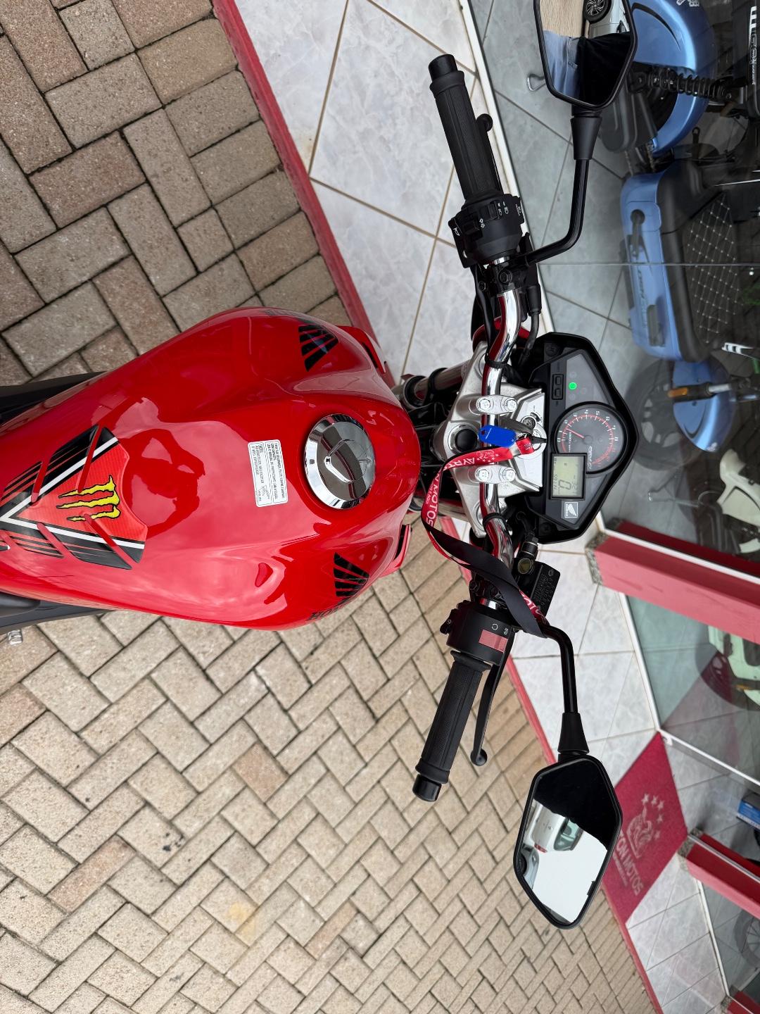 Foto numero 5 do veiculo Honda CB 300 300R/ 300R FLEX  - Vermelha - 2015/2015