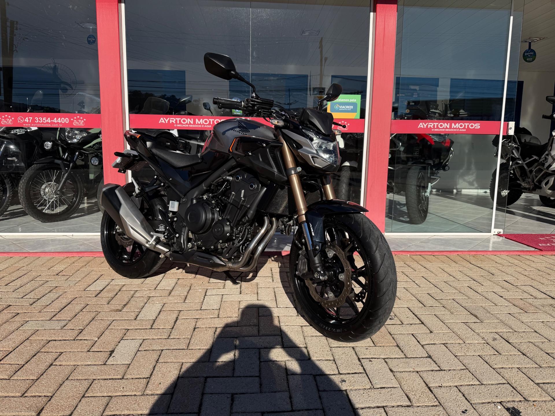 Foto numero 1 do veiculo Honda CB 500 F - Prata - 2023/2023