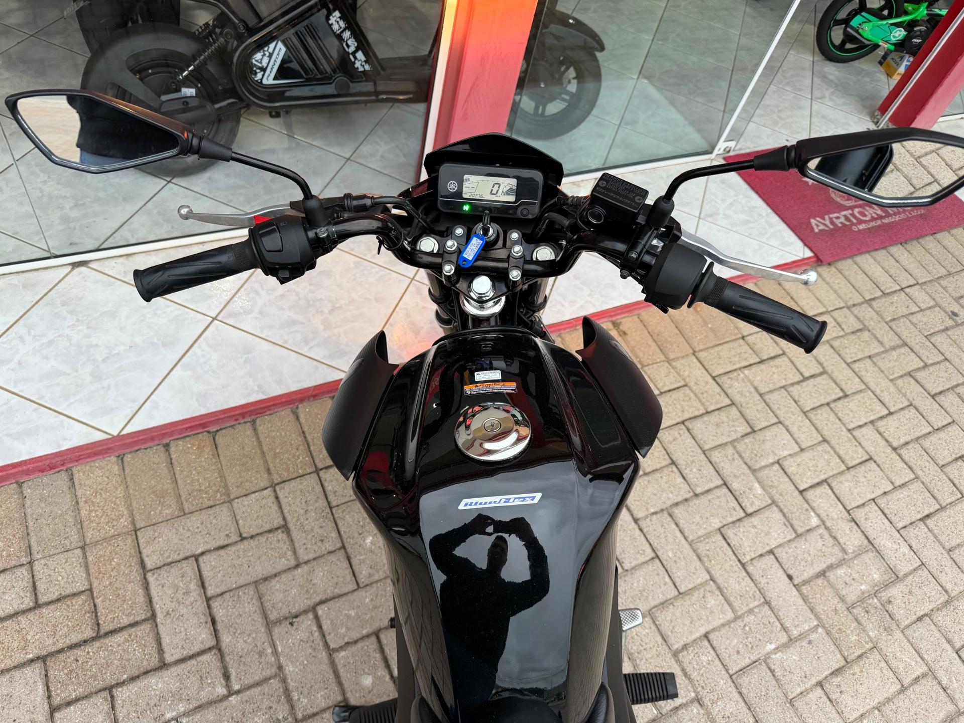 Foto numero 5 do veiculo Yamaha YBR 150 FACTOR ED/FLEX  - Preta - 2023/2024