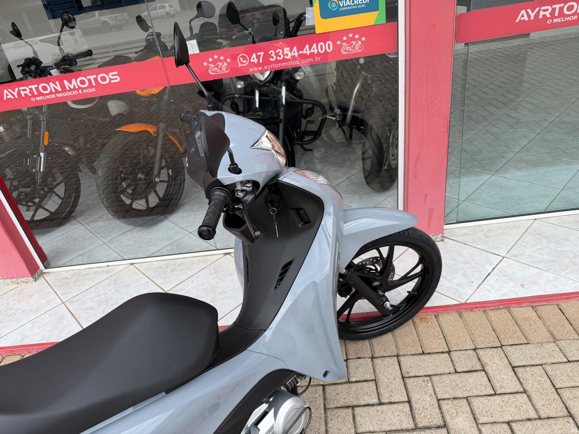 Foto numero 4 do veiculo Honda Biz 125 125 EX/ 125 EX FLEX  - Cinza - 2026/2027