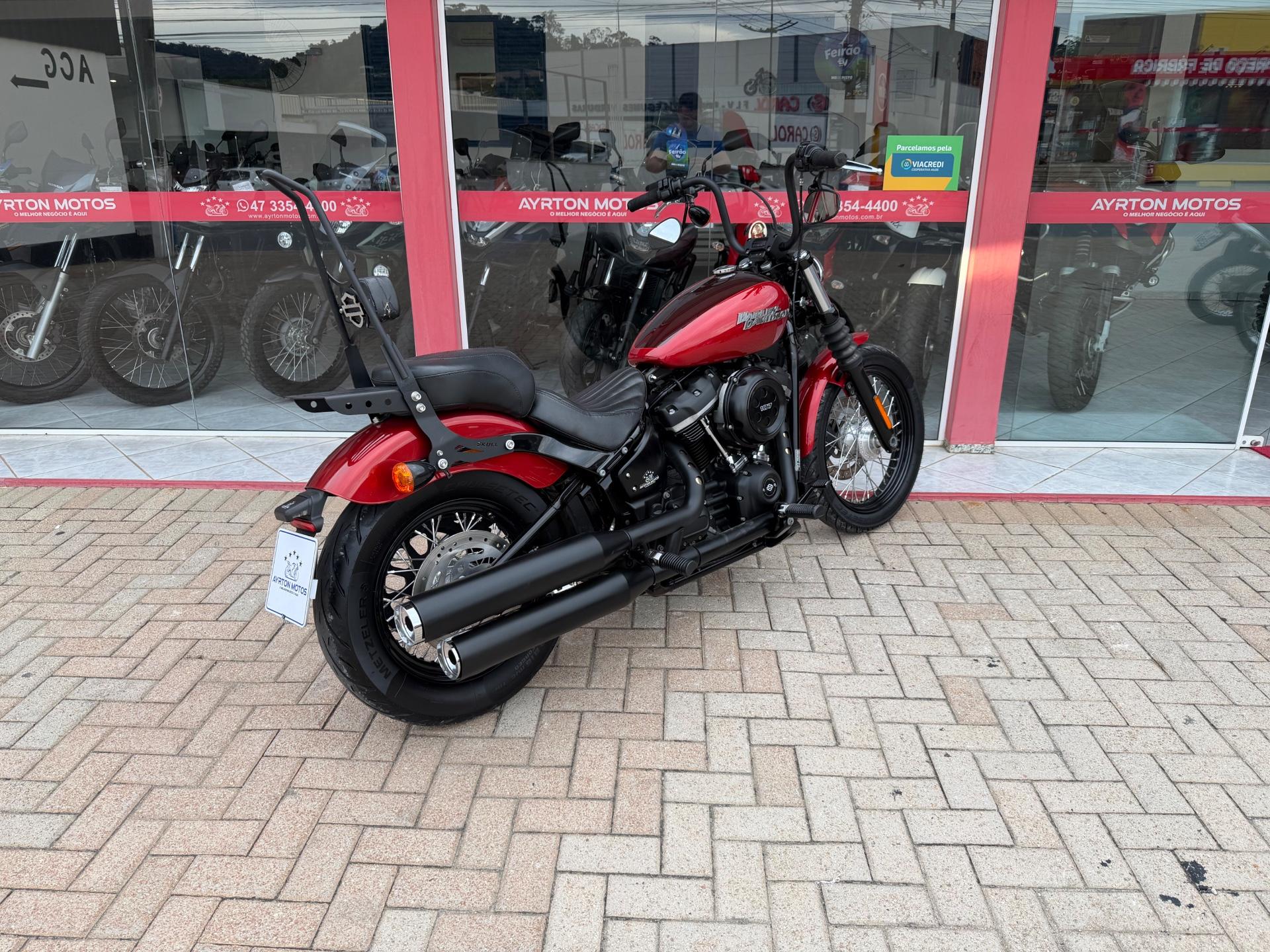 Foto numero 3 do veiculo Harley Davidson Harley Davidson STREET BOB FXBB  - Vermelha - 2018/2018