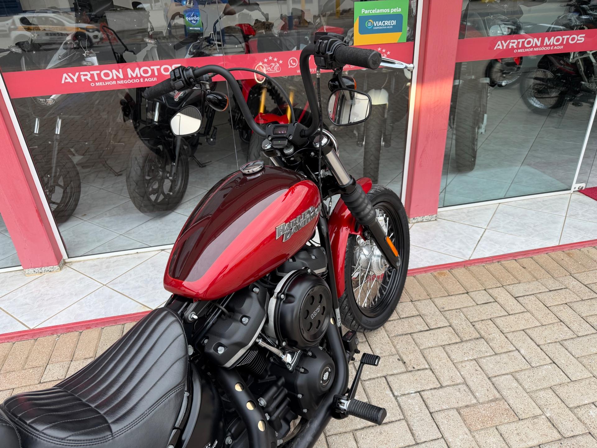 Foto numero 4 do veiculo Harley Davidson Harley Davidson STREET BOB FXBB  - Vermelha - 2018/2018