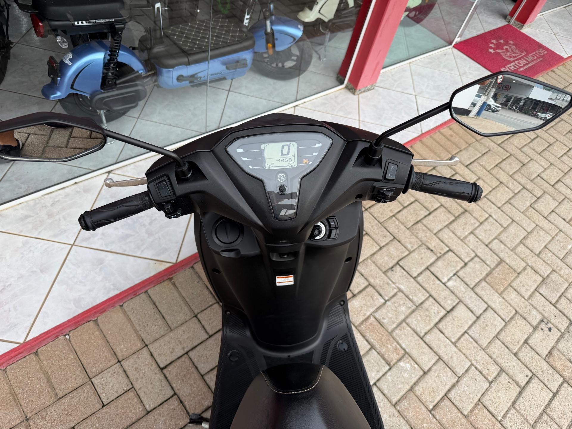 Foto numero 2 do veiculo Yamaha Fluo 125 ABS - Preta - 2024/2025
