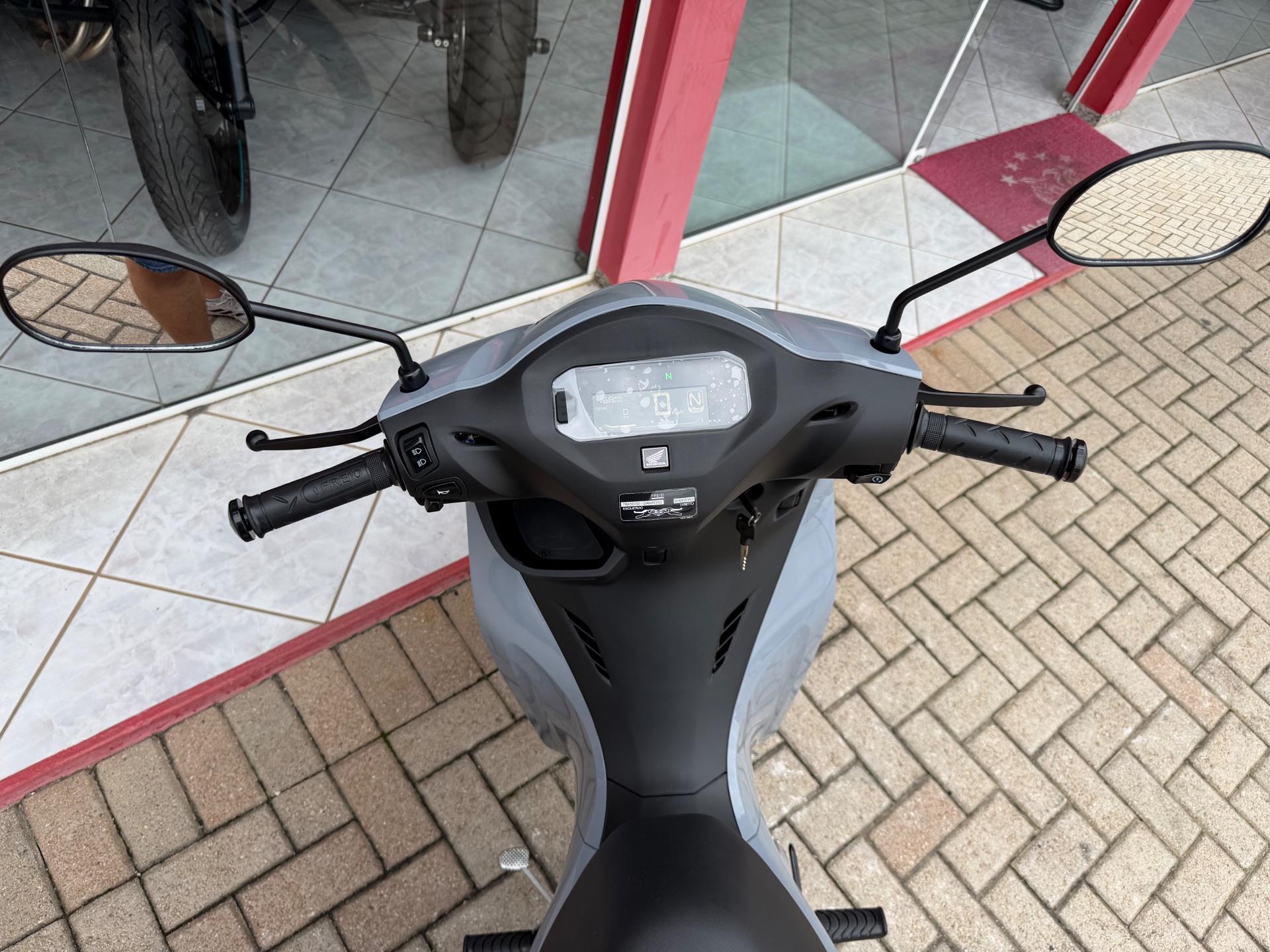 Foto numero 5 do veiculo Honda Biz 125 125 EX/ 125 EX FLEX  - Cinza - 2026/2027