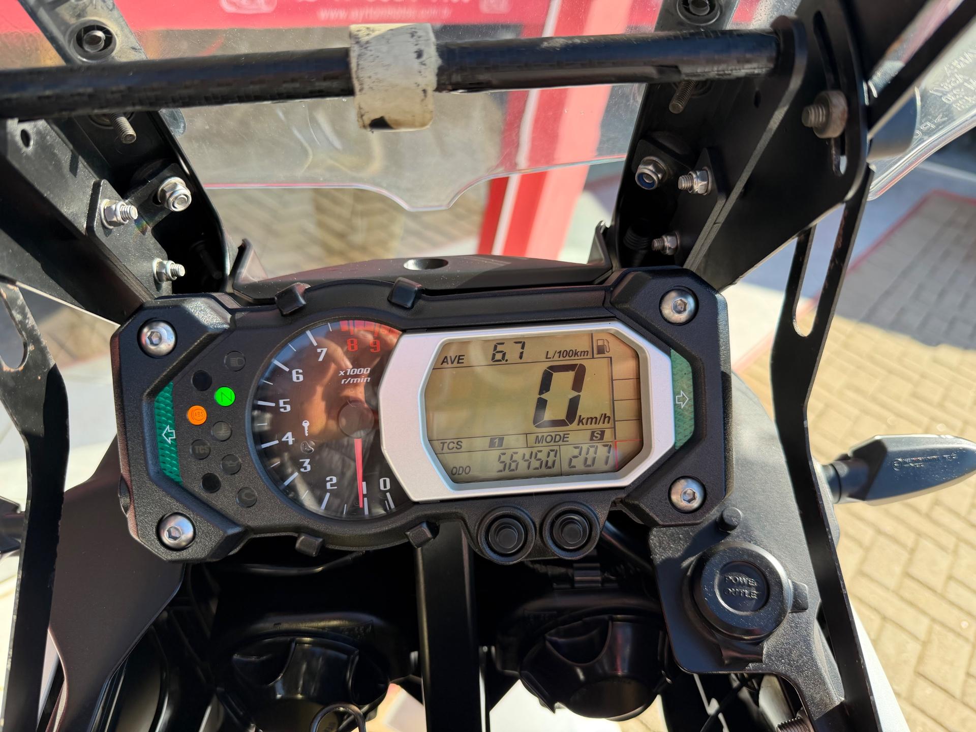 Foto numero 6 do veiculo Yamaha XT 1200 Z  SUPER TÉNÉRÉ/ DX  - Branca - 2013/2014