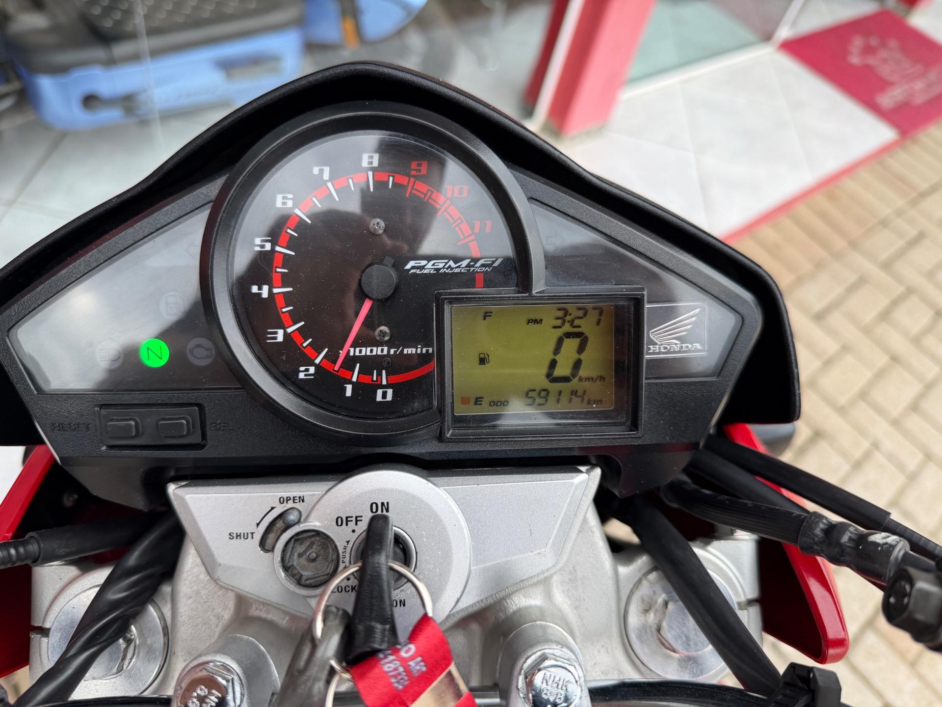 Foto numero 6 do veiculo Honda CB 300 300R/ 300R FLEX  - Vermelha - 2015/2015