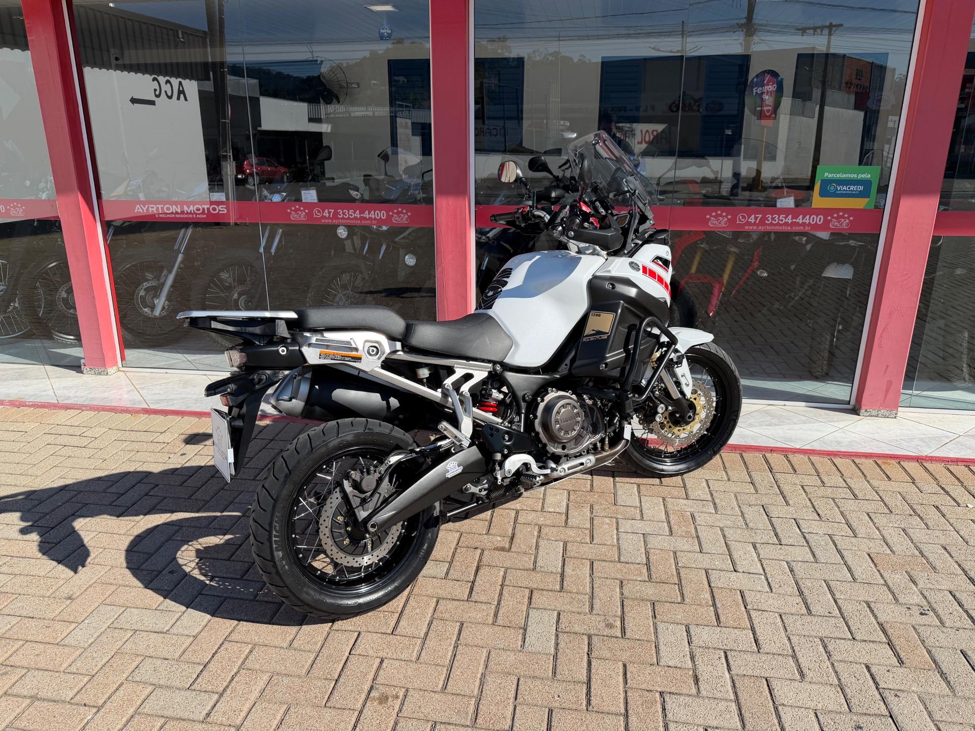 Foto numero 3 do veiculo Yamaha XT 1200 Z  SUPER TÉNÉRÉ/ DX  - Branca - 2013/2014
