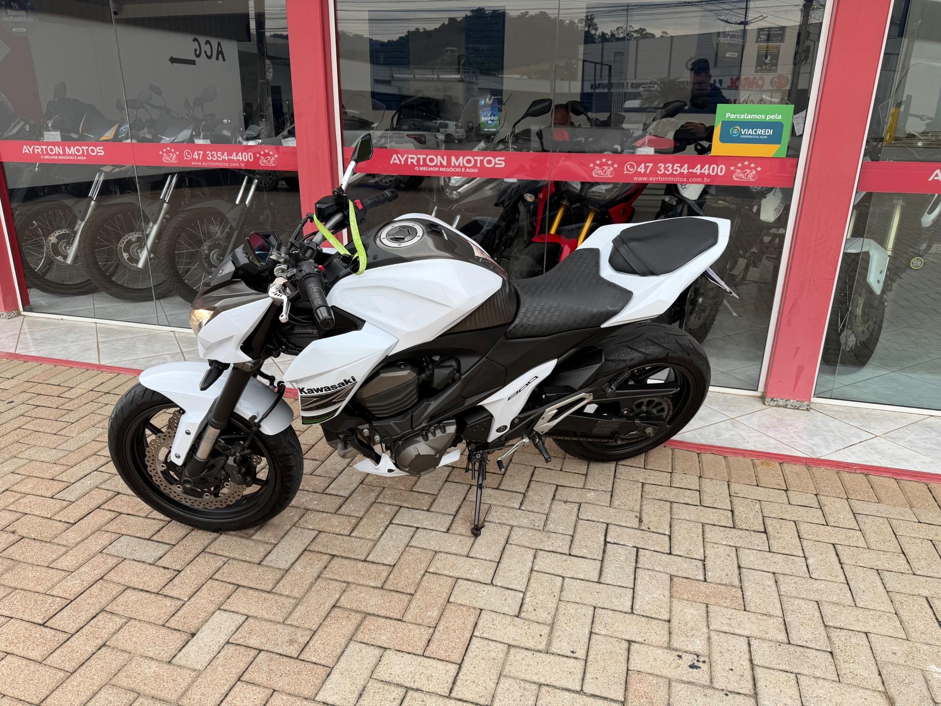 Foto numero 2 do veiculo Kawasaki Z800 . - Branca - 2015/2016