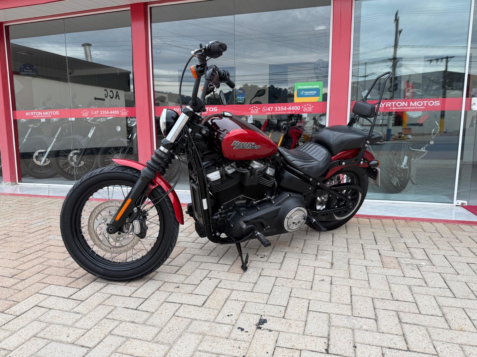 Foto numero 2 do veiculo Harley Davidson Harley Davidson STREET BOB FXBB  - Vermelha - 2018/2018