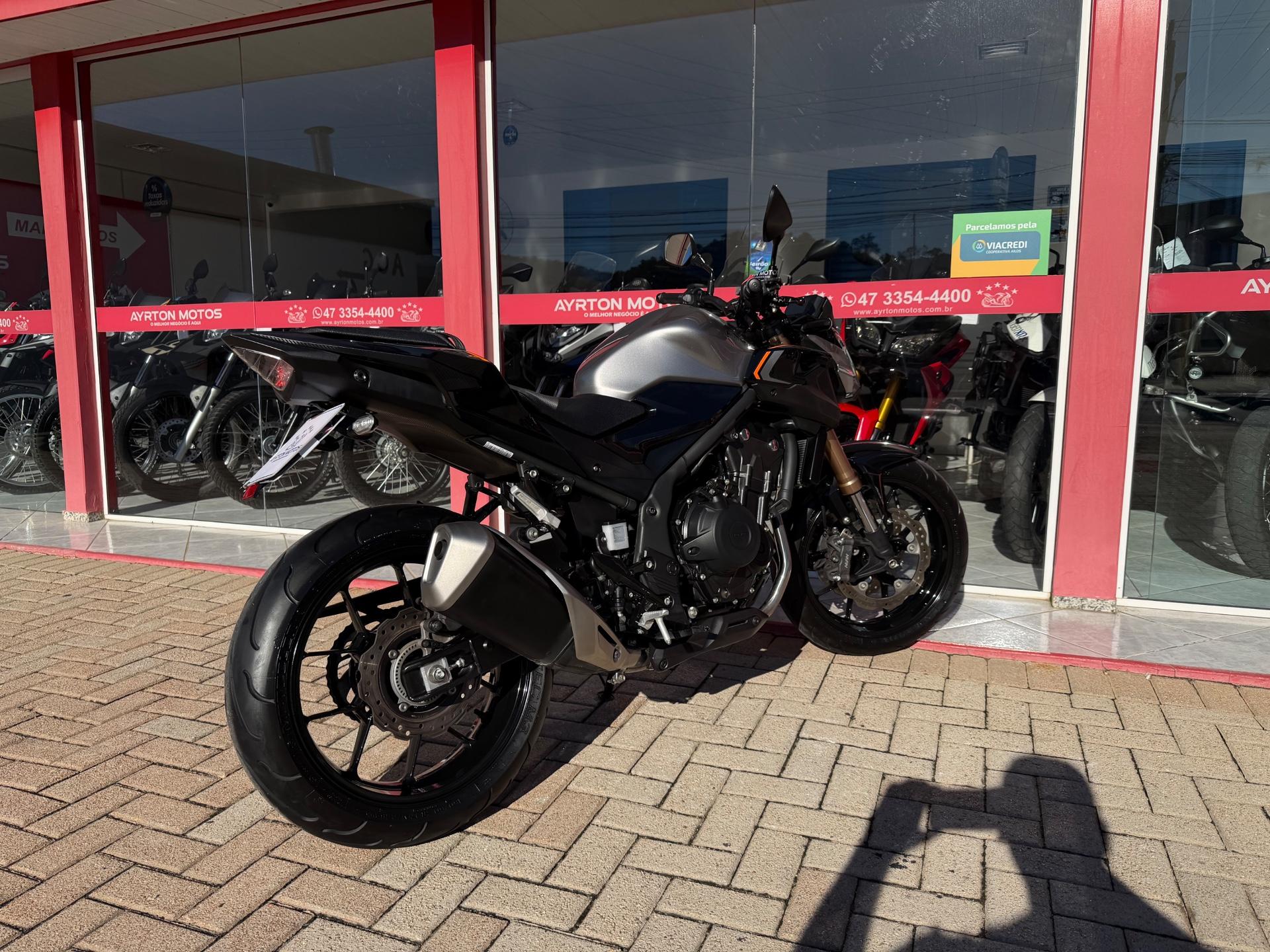 Foto numero 3 do veiculo Honda CB 500 F - Prata - 2023/2023