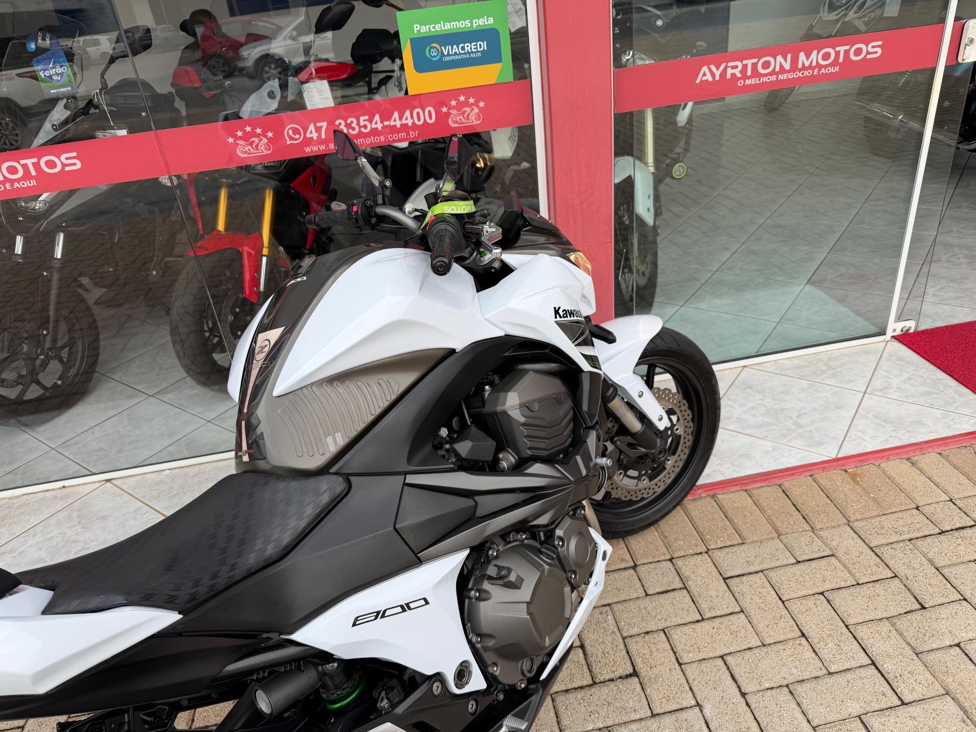 Foto numero 4 do veiculo Kawasaki Z800 . - Branca - 2015/2016