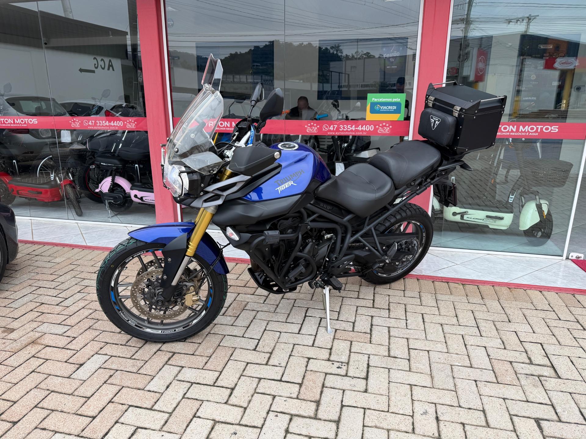 Foto numero 2 do veiculo Triumph Tiger 800  - Azul - 2014/2015