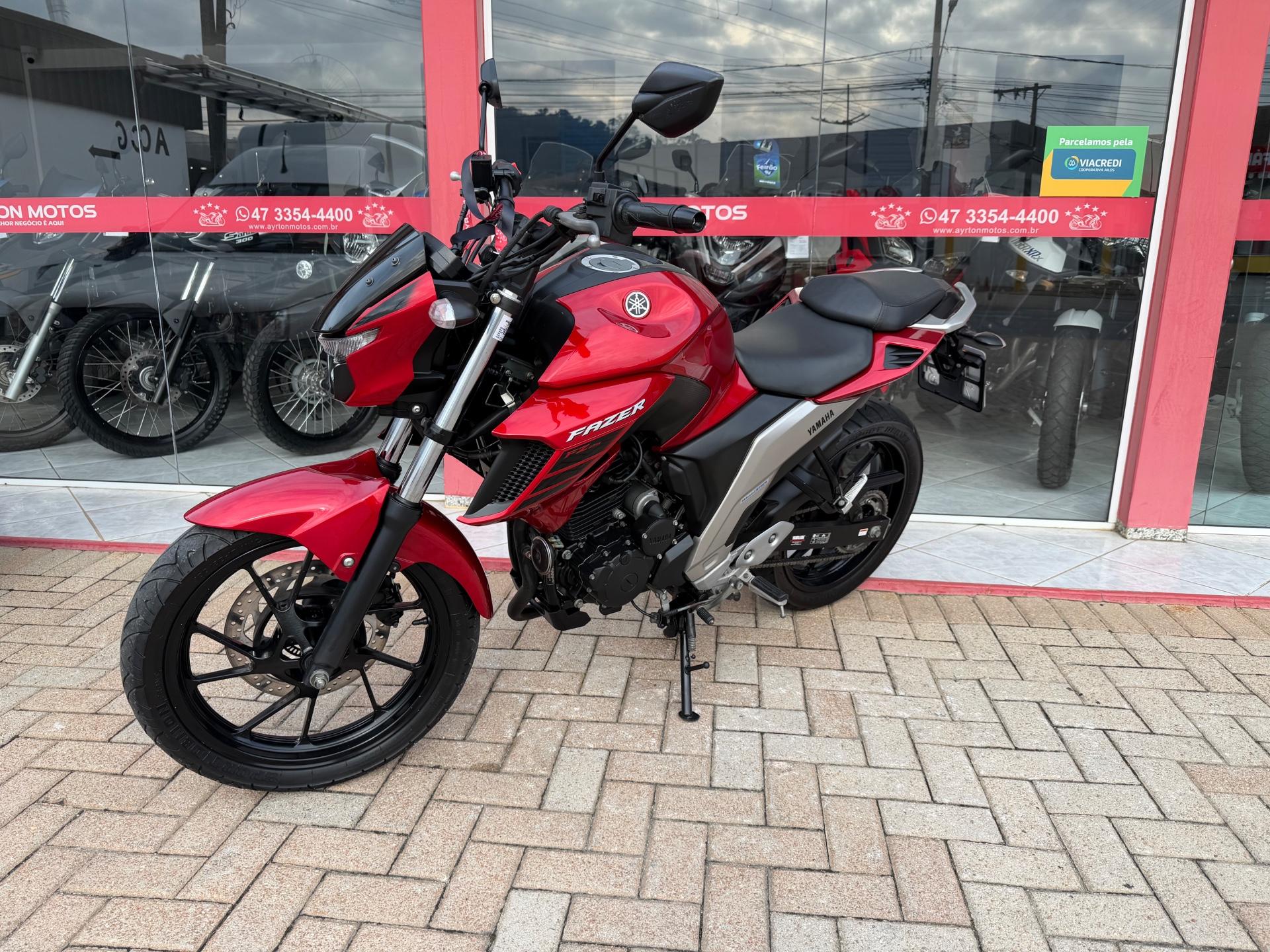 Foto numero 2 do veiculo Yamaha Fazer 250 FZ25 250 FAZER FLEX  - Vermelha - 2023/2023