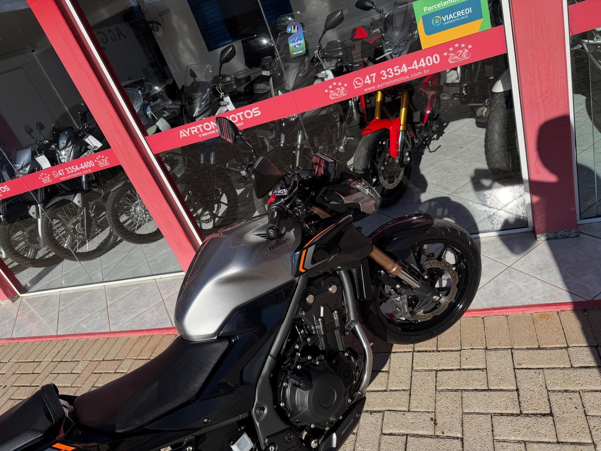 Foto numero 4 do veiculo Honda CB 500 F - Prata - 2023/2023