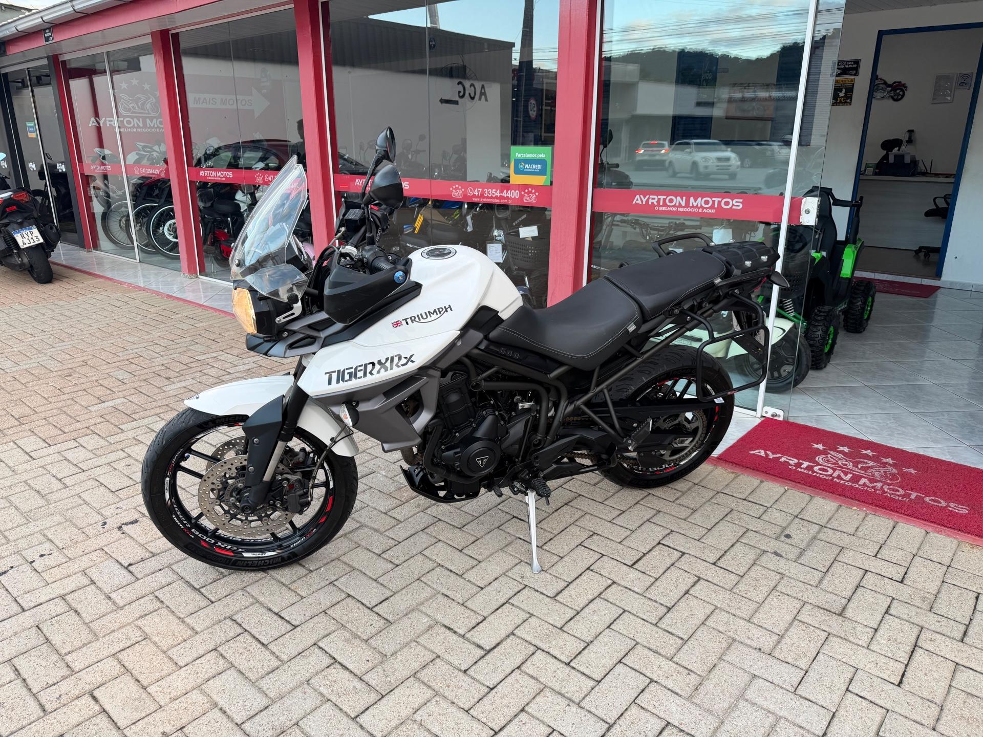 Foto numero 2 do veiculo Triumph Tiger 800 XRX  - Branca - 2016/2017