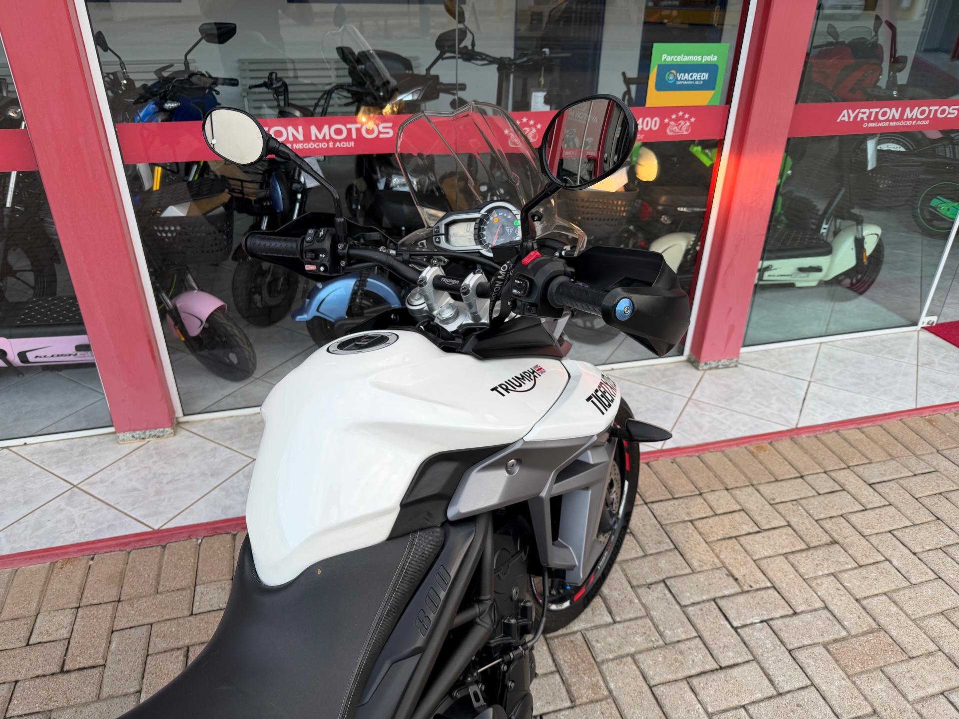 Foto numero 4 do veiculo Triumph Tiger 800 XRX  - Branca - 2016/2017