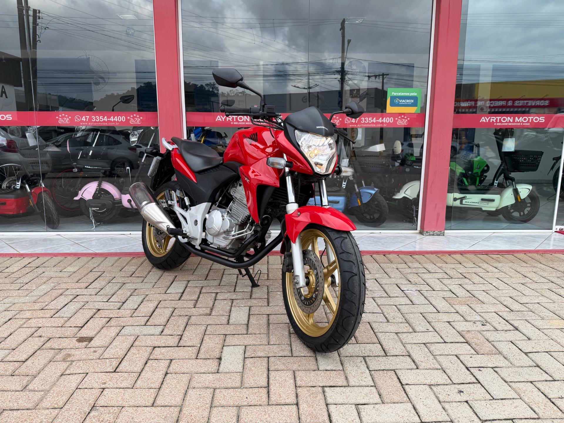 Foto numero 1 do veiculo Honda CB 300 300R/ 300R FLEX  - Vermelha - 2015/2015