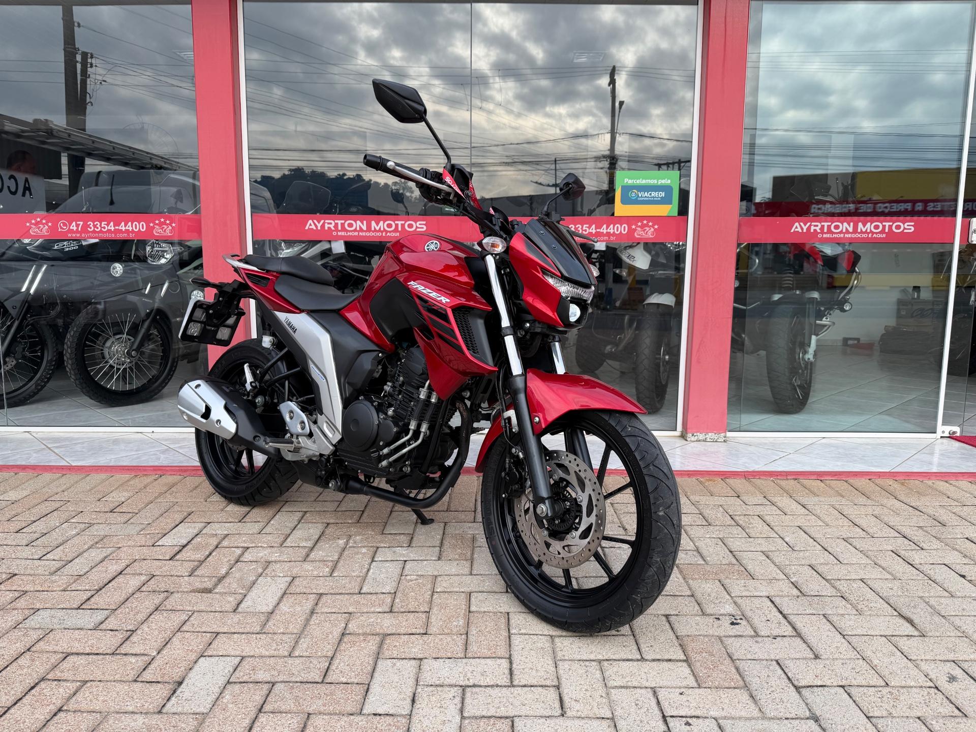 Foto numero 1 do veiculo Yamaha Fazer 250 FZ25 250 FAZER FLEX  - Vermelha - 2023/2023