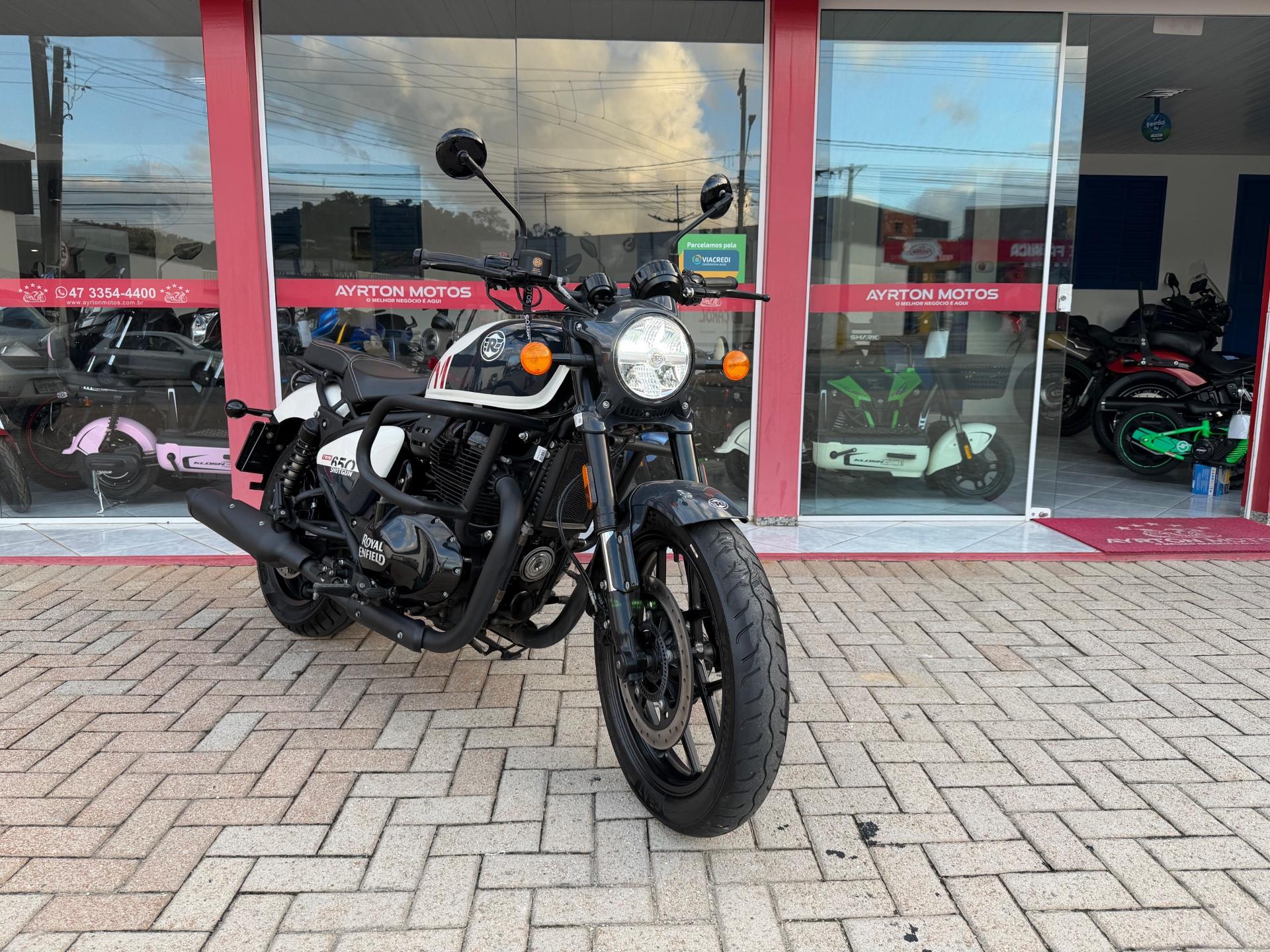 Foto numero 1 do veiculo Royal Enfield Shotgun 650 Top - Branca - 2025/2026