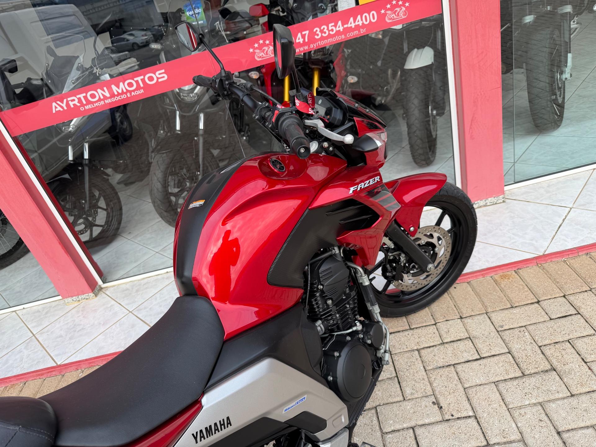 Foto numero 4 do veiculo Yamaha Fazer 250 FZ25 250 FAZER FLEX  - Vermelha - 2023/2023