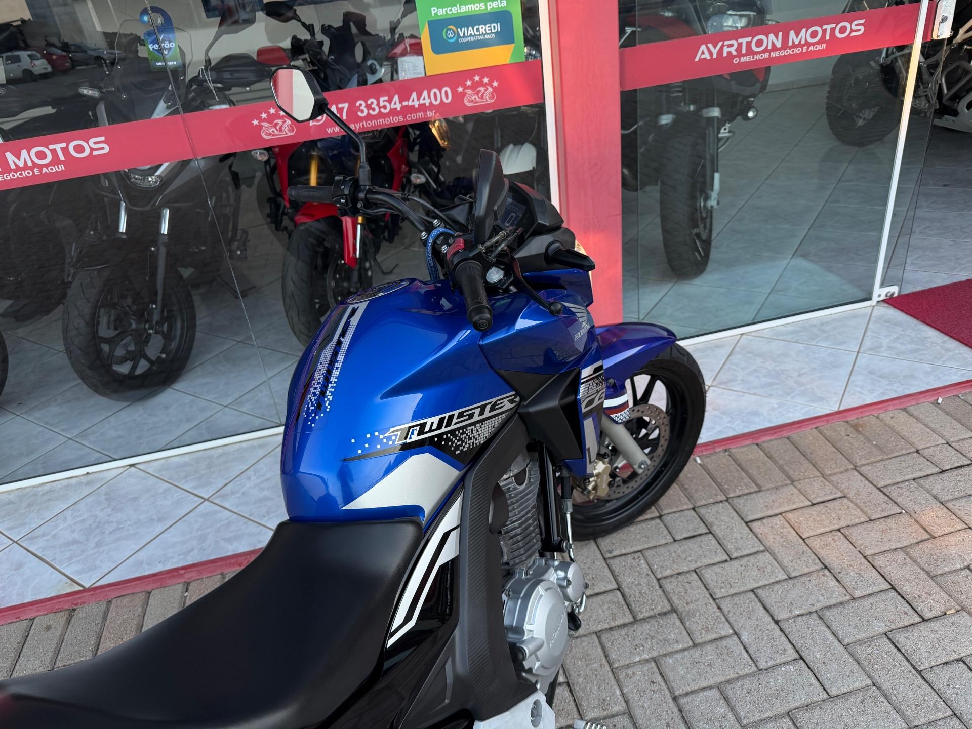 Foto numero 4 do veiculo Honda CB 250F Twister - Azul - 2021/2021