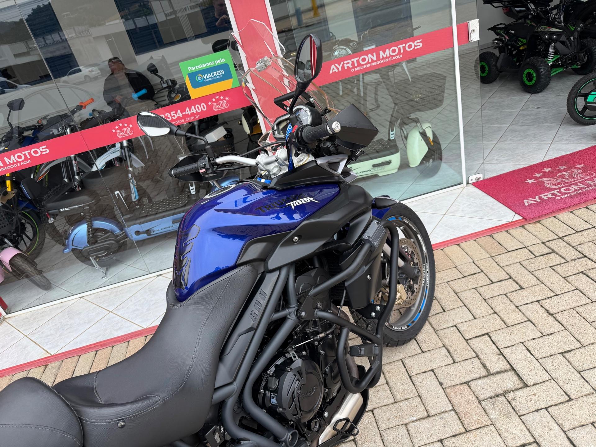Foto numero 4 do veiculo Triumph Tiger 800  - Azul - 2014/2015