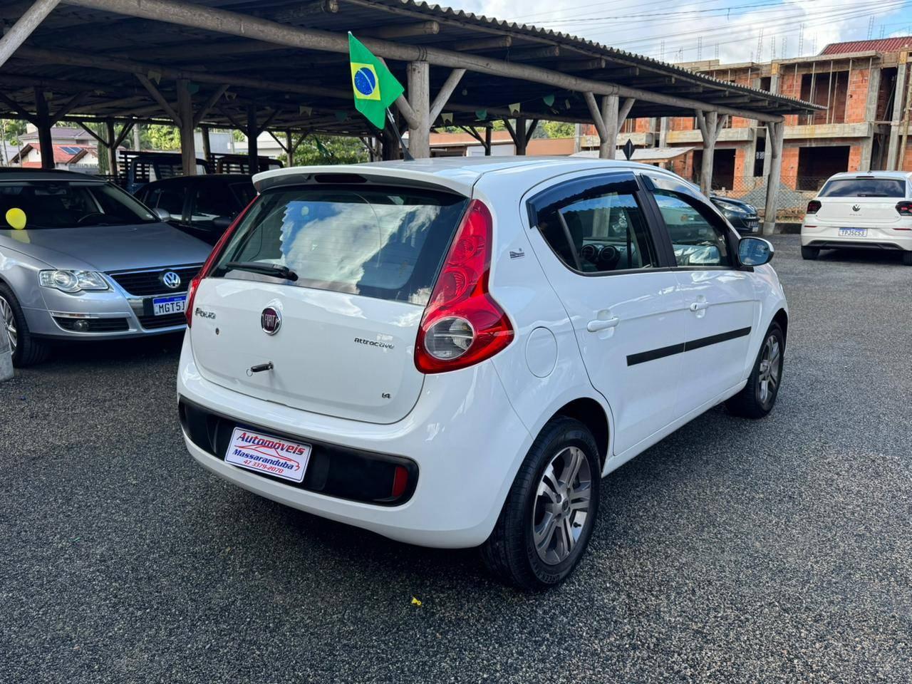 Foto numero 4 do veiculo Fiat Palio ATTRA./ITÁLIA 1.4 EVO F.Flex 8V 5p  - Branca - 2013/2014