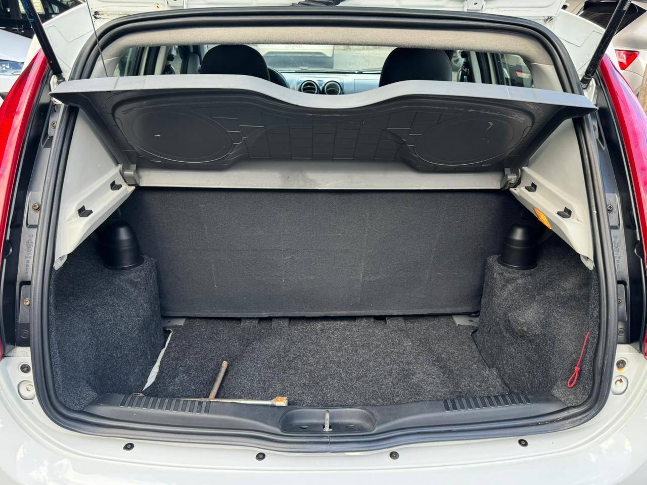 Foto numero 5 do veiculo Fiat Palio ATTRA./ITÁLIA 1.4 EVO F.Flex 8V 5p  - Branca - 2013/2014