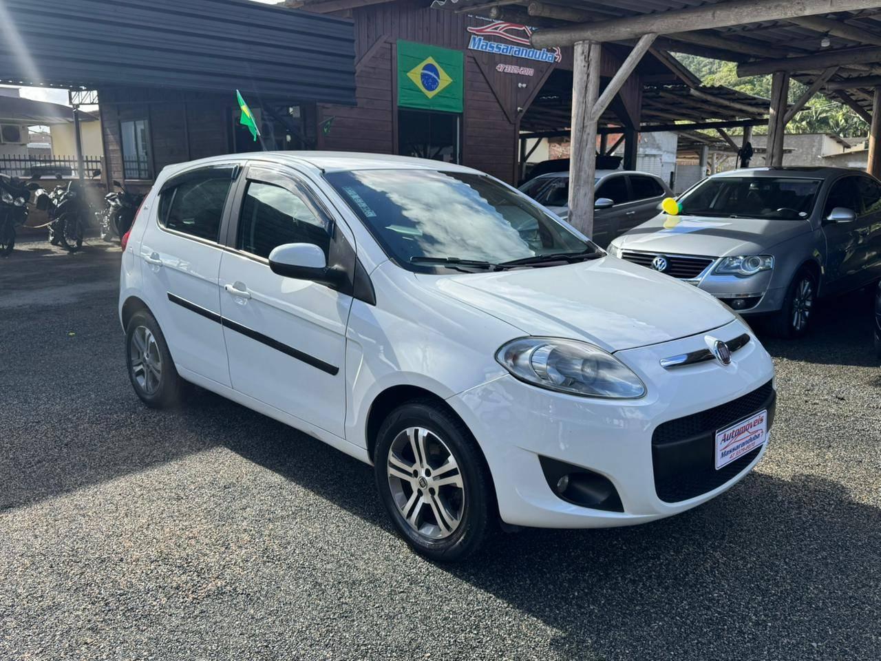 Foto numero 2 do veiculo Fiat Palio ATTRA./ITÁLIA 1.4 EVO F.Flex 8V 5p  - Branca - 2013/2014