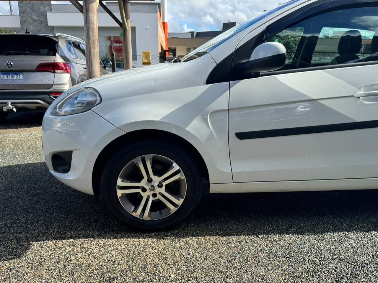 Foto numero 18 do veiculo Fiat Palio ATTRA./ITÁLIA 1.4 EVO F.Flex 8V 5p  - Branca - 2013/2014