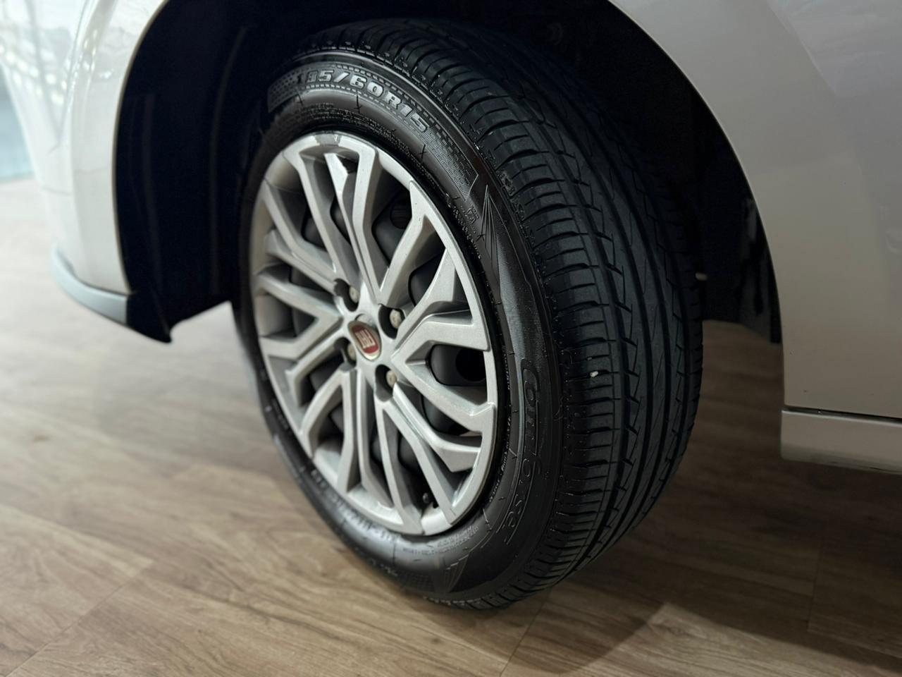 Foto numero 16 do veiculo Fiat Argo 1.0 - Prata - 2022/2023