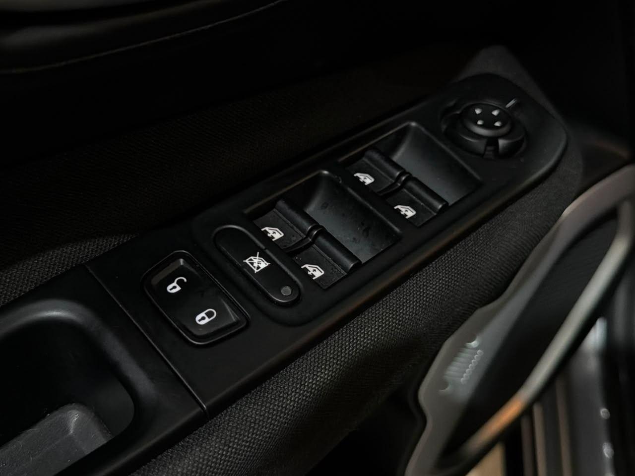Foto numero 11 do veiculo Jeep Renegade 1.8 AT - Prata - 2019/2020