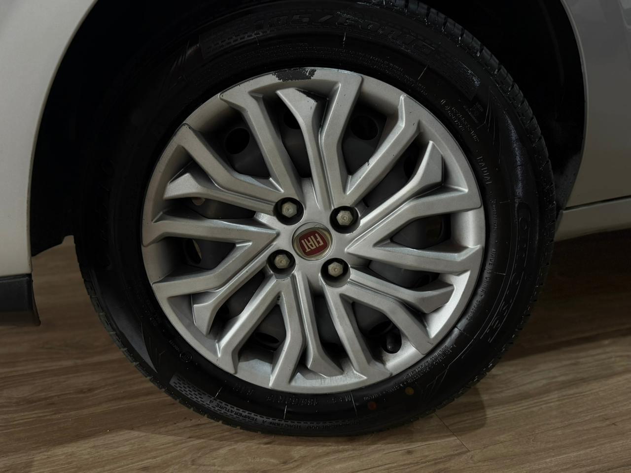 Foto numero 15 do veiculo Fiat Argo 1.0 - Prata - 2022/2023