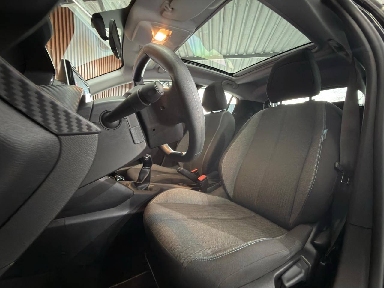 Foto numero 11 do veiculo Peugeot 208 Style /  MT - Preta - 2023/2023