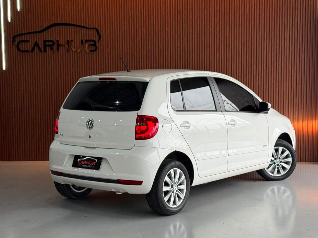 Foto numero 3 do veiculo Volkswagen Fox 1.0 Mi Total Flex 8V 5p  - Branca - 2013/2014
