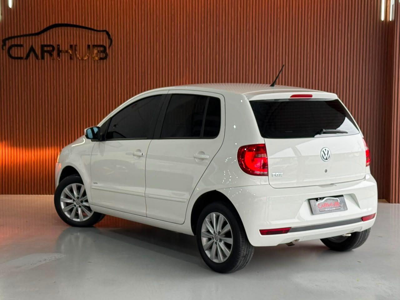 Foto numero 2 do veiculo Volkswagen Fox 1.0 Mi Total Flex 8V 5p  - Branca - 2013/2014