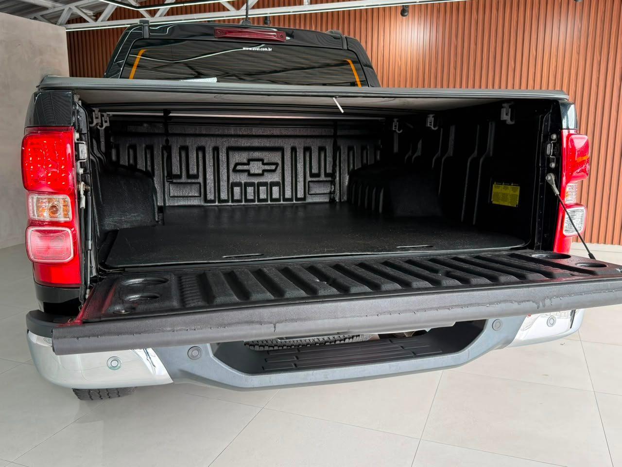 Foto numero 21 do veiculo Chevrolet S-10 Pick-up LTZ 2.8 TDI 4x4 CD Dies.Aut - Preta - 2023/2024