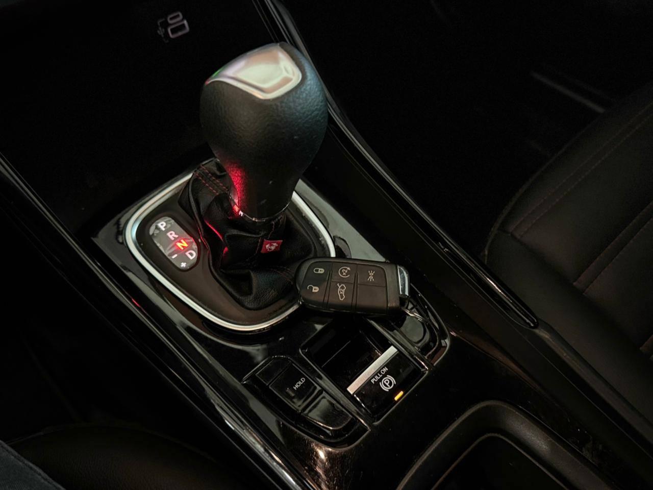 Foto numero 8 do veiculo Fiat Pulse ABARTH 1.3 Turbo 16V Flex Aut.  - Branca - 2023/2023