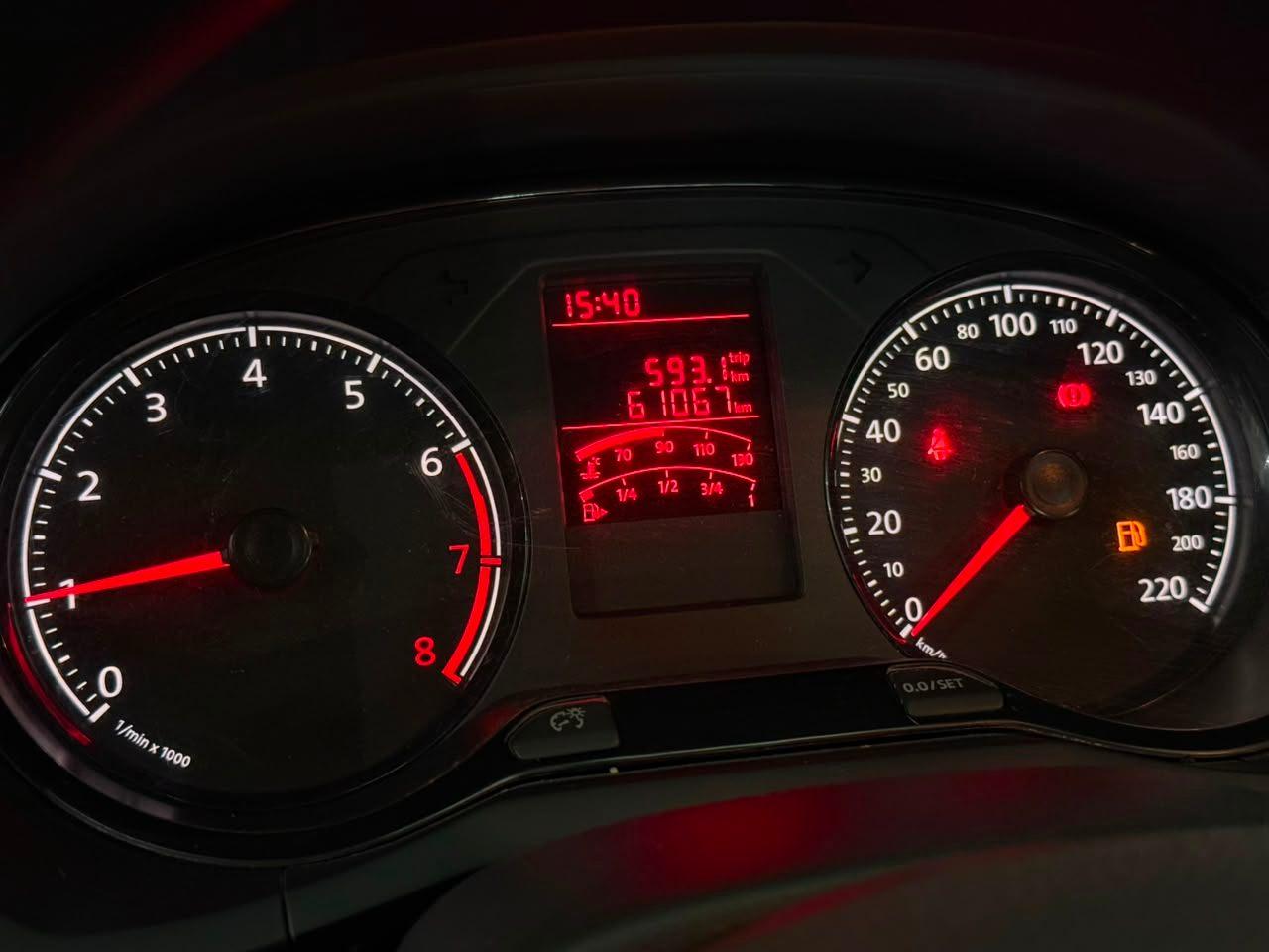 Foto numero 5 do veiculo Volkswagen Voyage 1.0 Flex 12V 4p  - Branca - 2022/2023