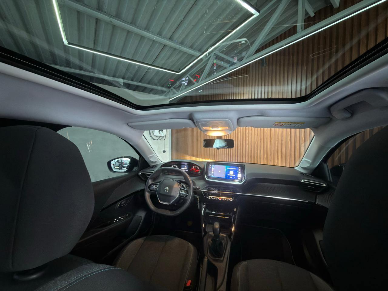 Foto numero 16 do veiculo Peugeot 208 Style /  MT - Preta - 2023/2023