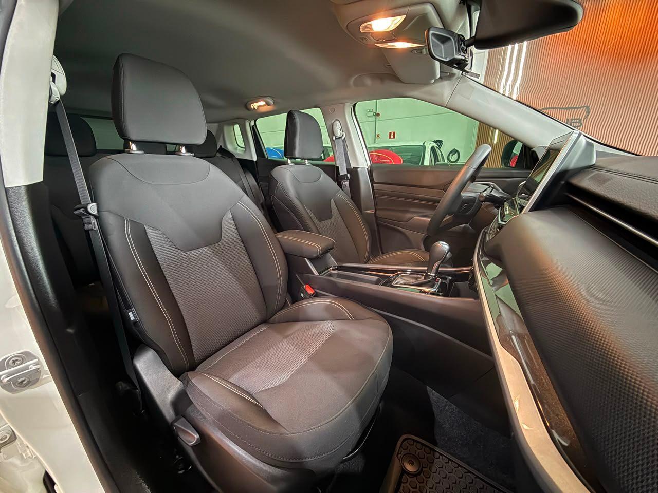 Foto numero 14 do veiculo Jeep Compass SPORT T270 1.3 TB 4x2 Flex Aut.  - Branca - 2025/2026