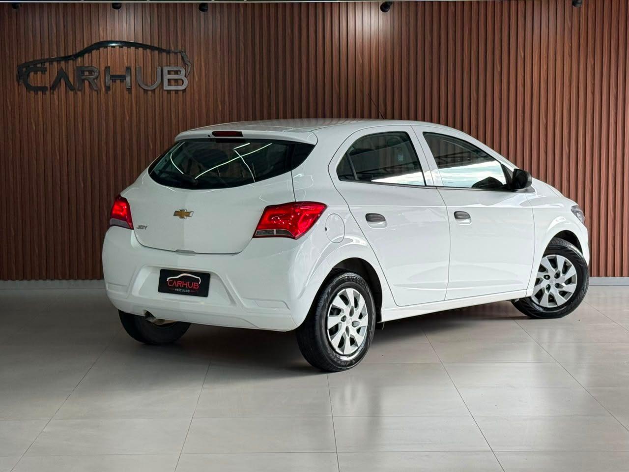 Foto numero 3 do veiculo Chevrolet Onix JOY Hatch 1.0 8V Flex 5p Mec.  - Branca - 2019/2020