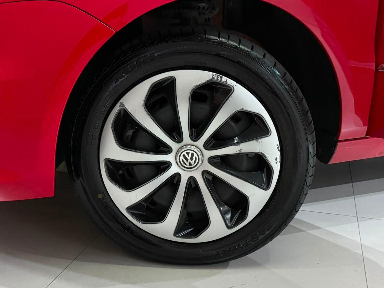 Foto numero 13 do veiculo Volkswagen Fox Trendline 1.0 Flex 8V 5p - Vermelha - 2015/2015
