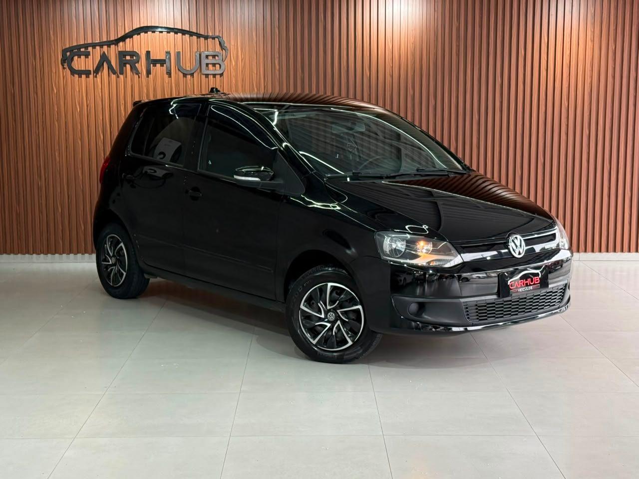 Foto numero 1 do veiculo Volkswagen Fox BLUEMOTION 1.0 Mi Total Flex 12V 5p - Preta - 2014/2014