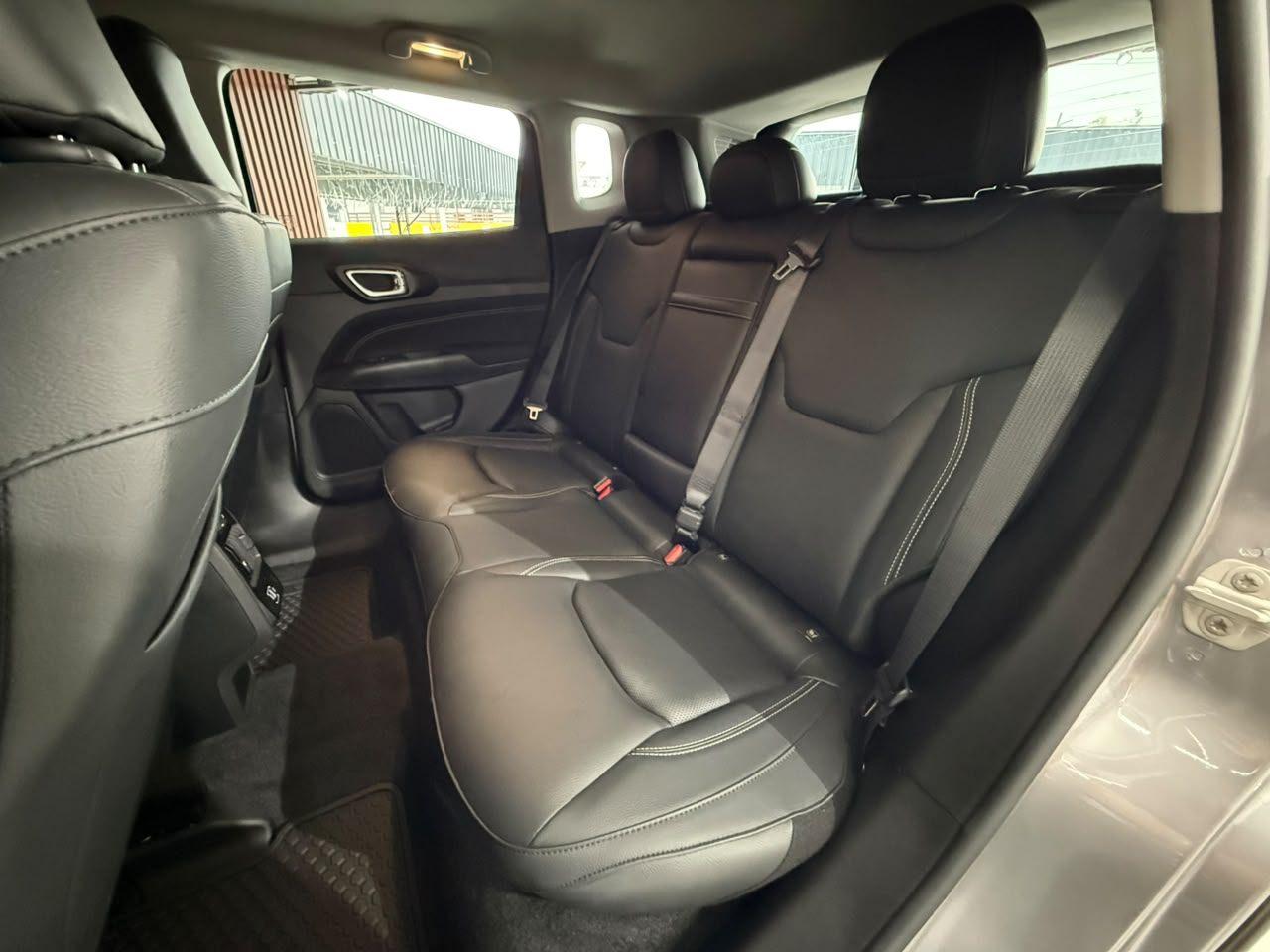 Foto numero 14 do veiculo Jeep Compass SPORT T - Prata - 2025/2025