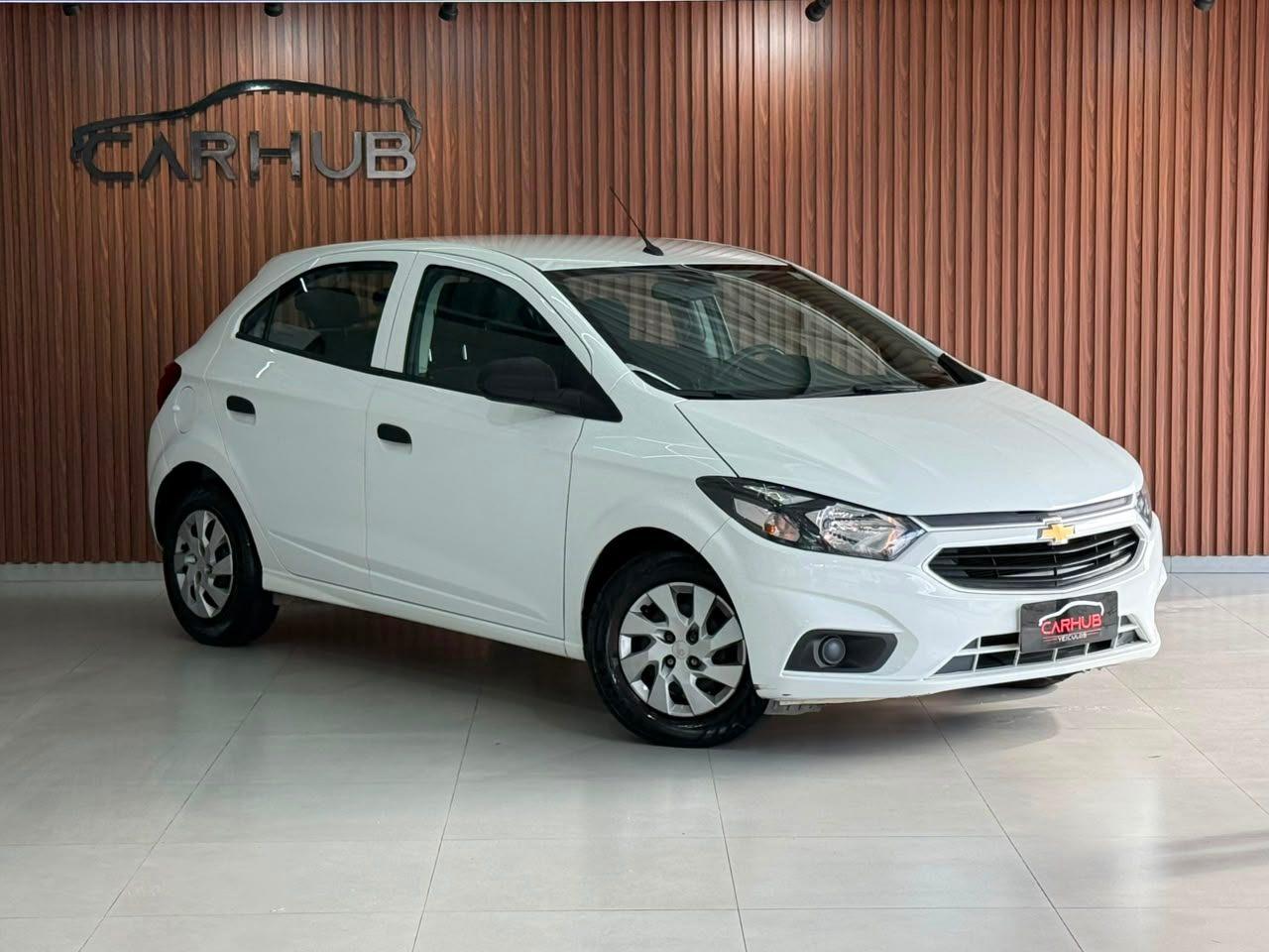 Foto numero 1 do veiculo Chevrolet Onix JOY Hatch 1.0 8V Flex 5p Mec.  - Branca - 2019/2020
