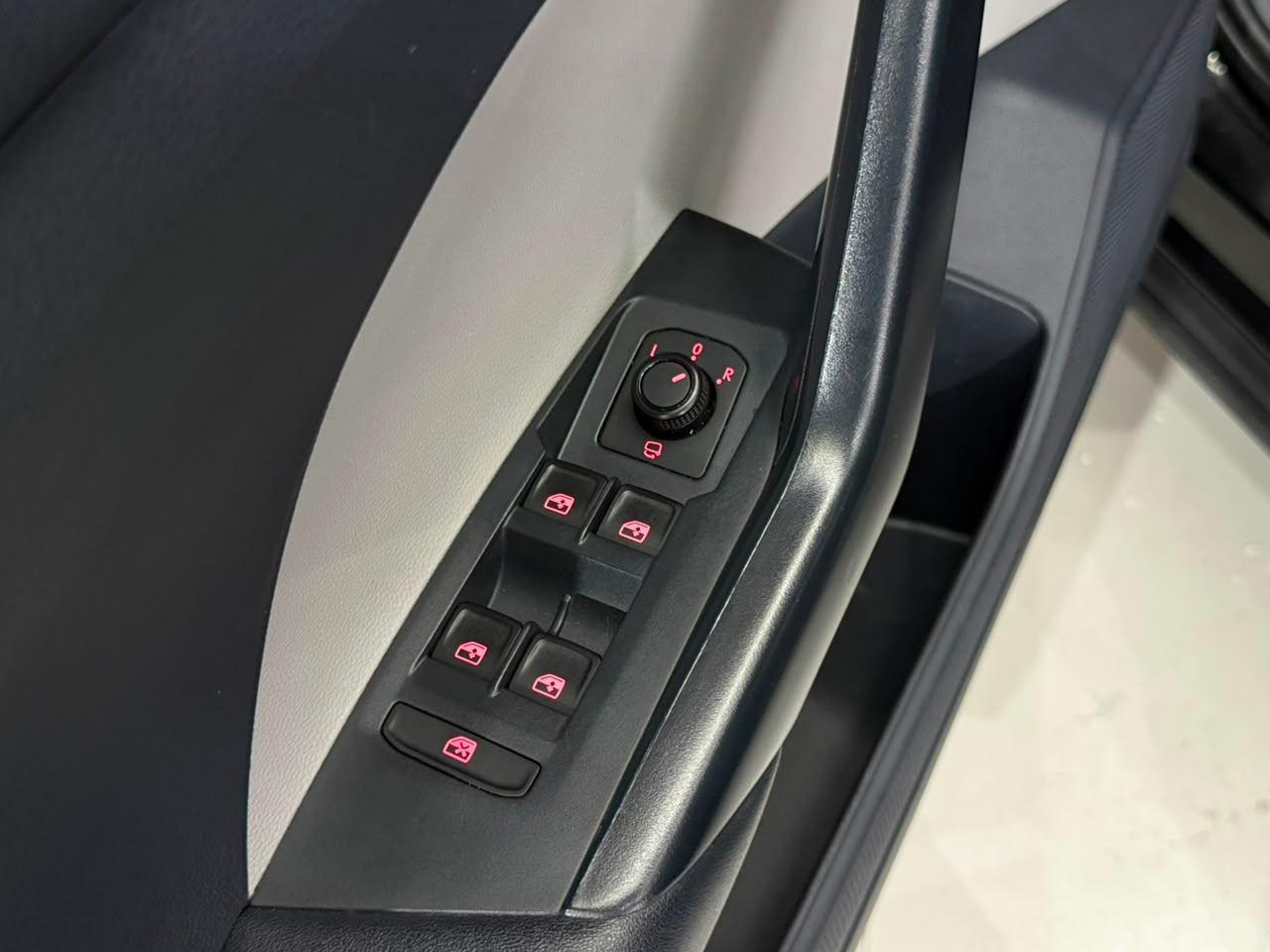 Foto numero 12 do veiculo Volkswagen T-Cross Hig. 250 TSI 1.4 Flex 16V 5p Aut  - Preta - 2020/2021