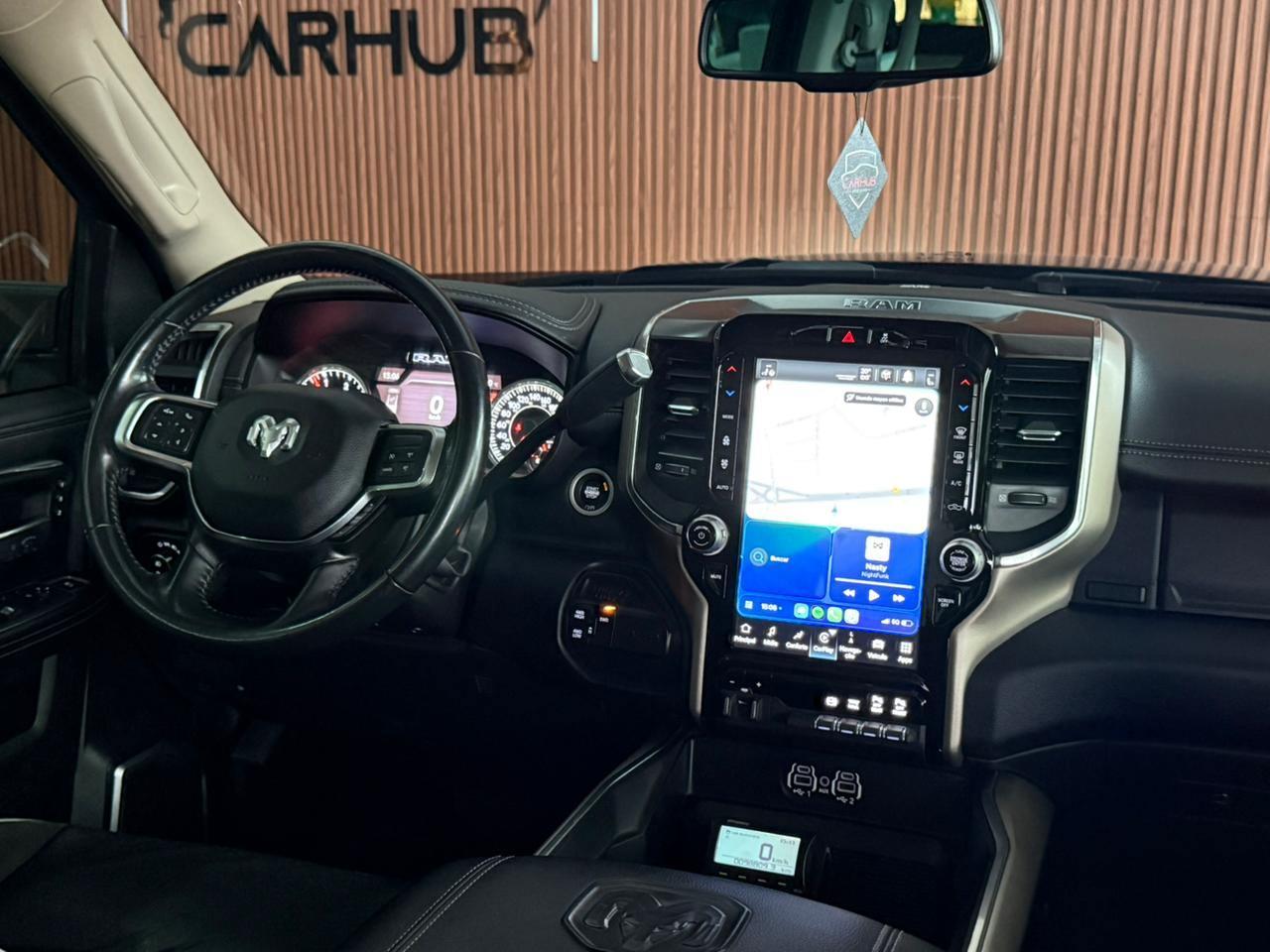 Foto numero 14 do veiculo Ram 3500 LARAMIE 6.7 TB CD 4x4 Diesel  - Preta - 2022/2022
