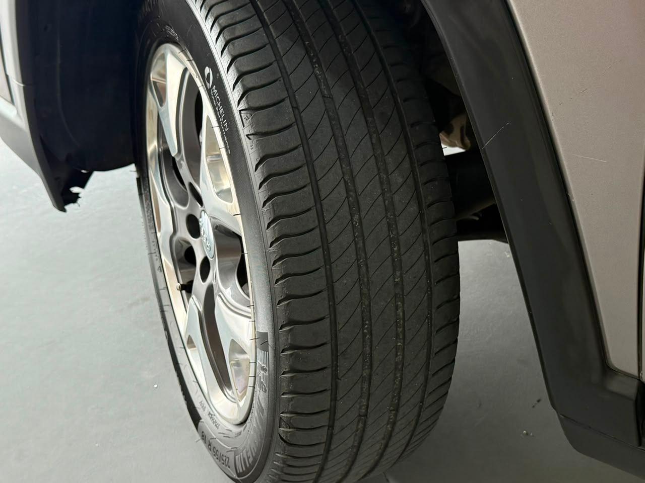 Foto numero 18 do veiculo Jeep Compass LONGITUDE 2.0 4x2 Flex 16V Aut.  - Cinza - 2020/2020