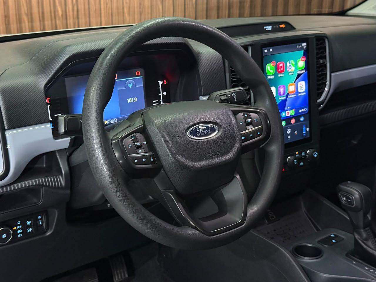 Foto numero 4 do veiculo Ford Ranger XLS 2.0 4x2 CD Diesel Aut. - Branca - 2023/2024